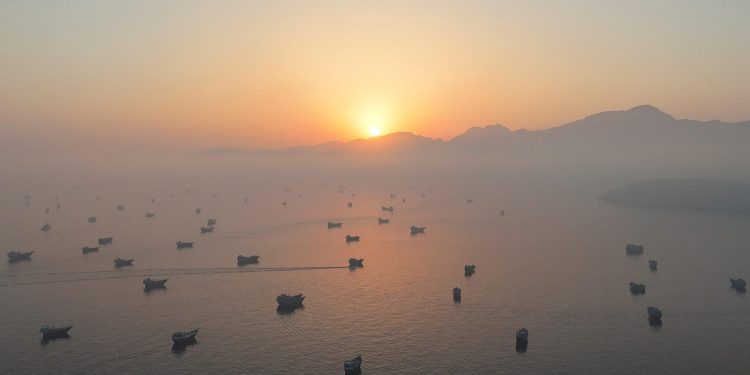 Scheepvaart door Straat van Hormuz blijft beperkt