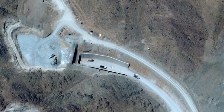 Trump dreigt met aanval op Iraanse Pickaxe Mountain