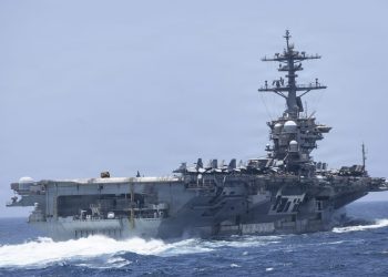 Admiraal prijst USS Lincoln ondanks zorgen om bemanning
